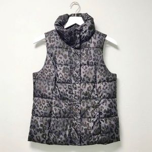 OLD NAVY Easy Puffer Vest in Gray Leopard
